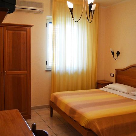 Hotel Ristorante L'Avvenire Джиццерія Номер фото