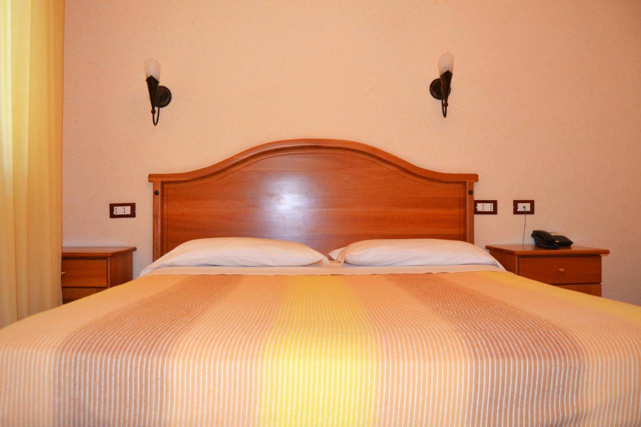 Hotel Ristorante L'Avvenire Джиццерія Номер фото